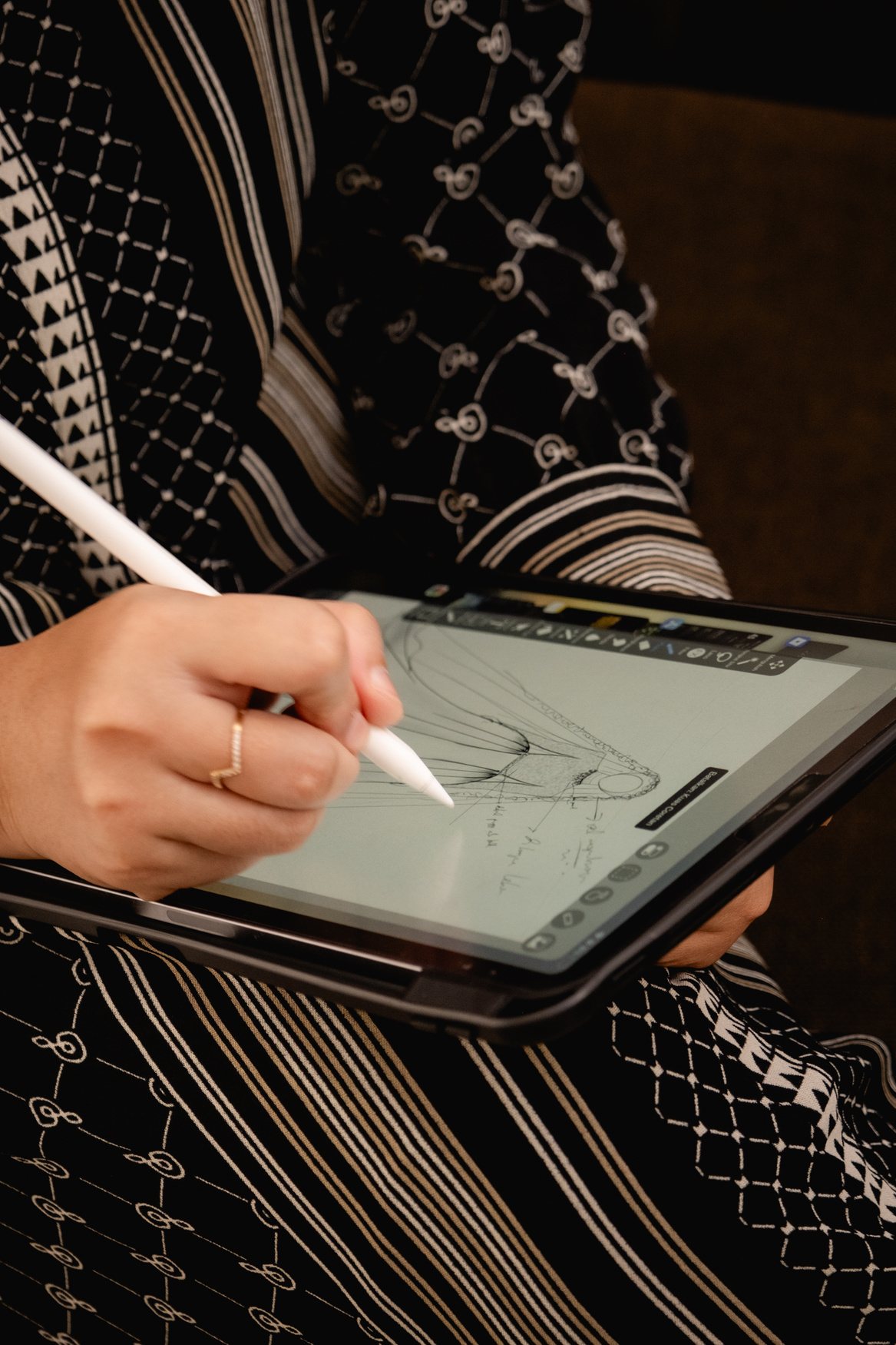 Proses desain busana digital di The Bridal